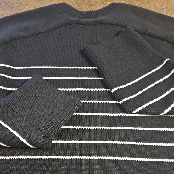 A&F Striped Sweater - Picture 6 of 8
